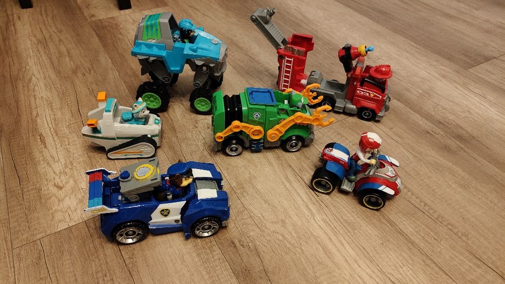 Zestaw  5 pojazdów z filmu psi patrol.