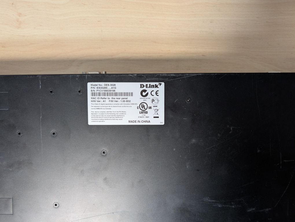 D-Link DES-3028 комутатор