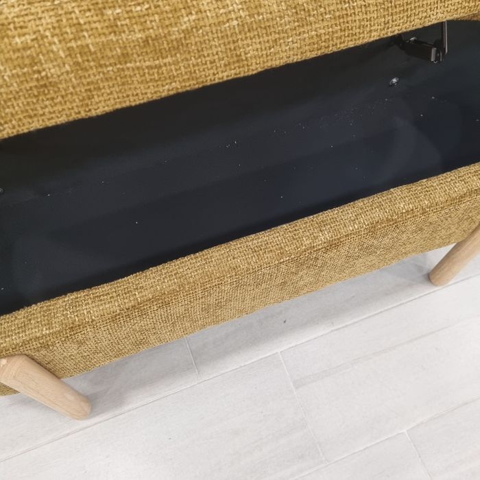 Banqueta com arrumação mostarda alinhado By Arcoazul Design