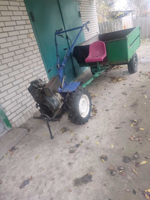 Продам мотоблок з комплектом для обробки землі.