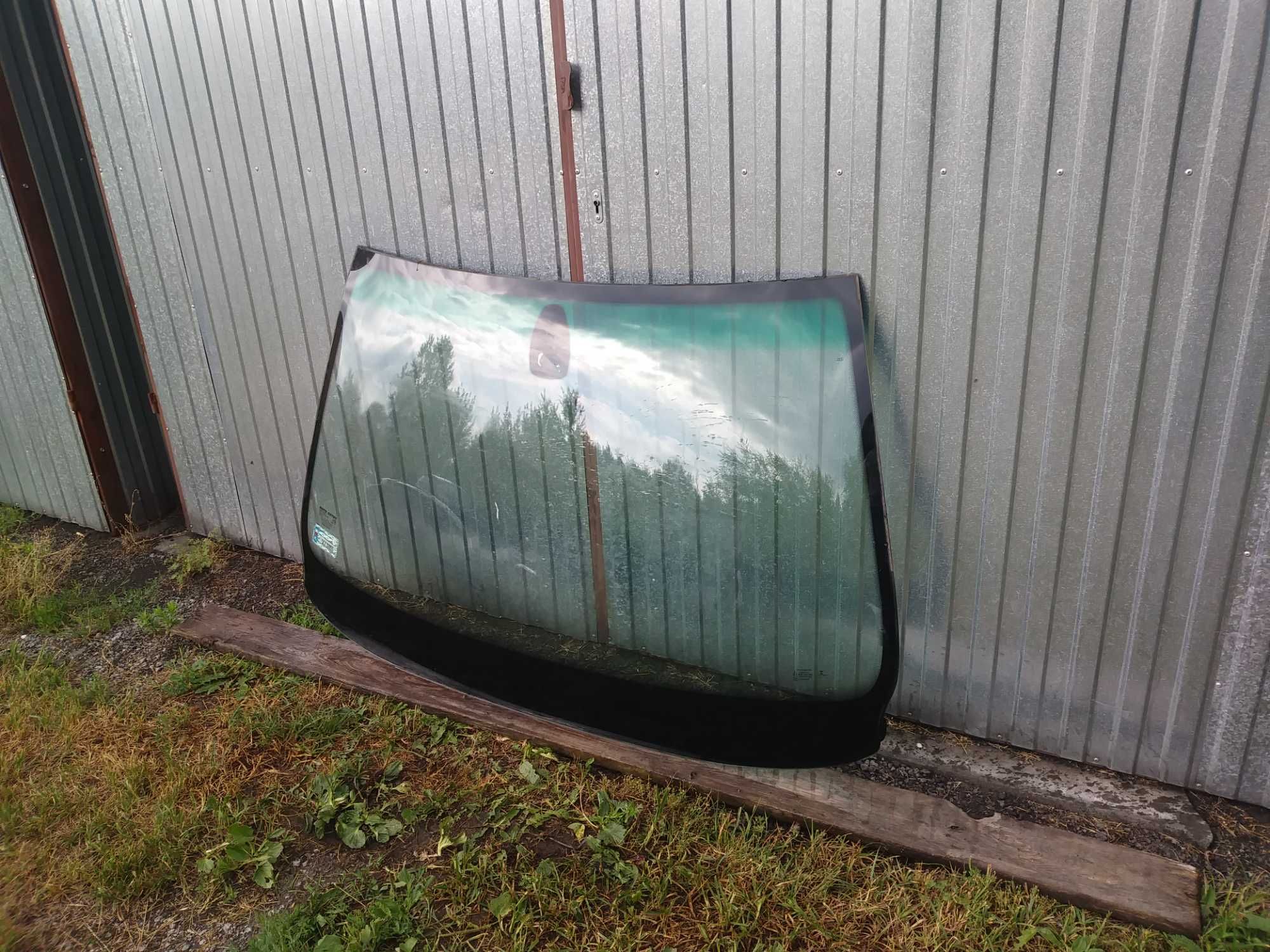 BMW E39 szyba przód przednia czołowa