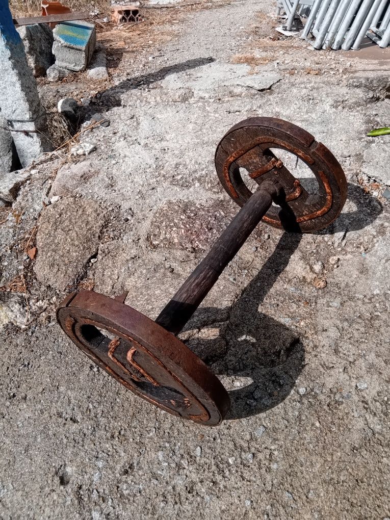 Rodas de carro de bois antigos