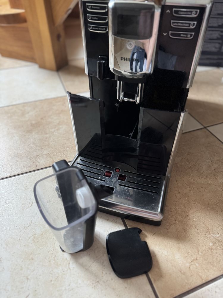Ekspres do kawy Philips LatteGo EP5330
