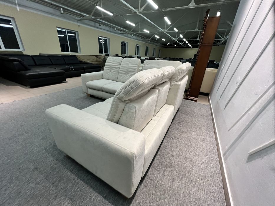 Виставковий диван кутовий розкладний тканина мегстан новий