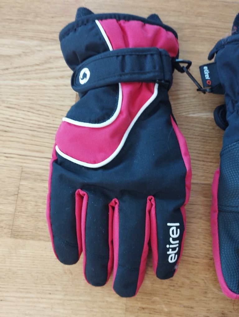 Продам лижні  рукавиці розмір 6