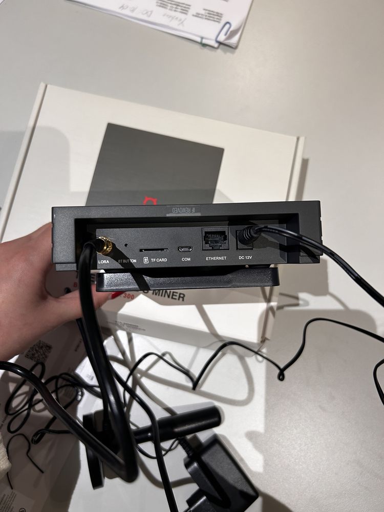 BOBCAT Miner 300 Helium Hotspot