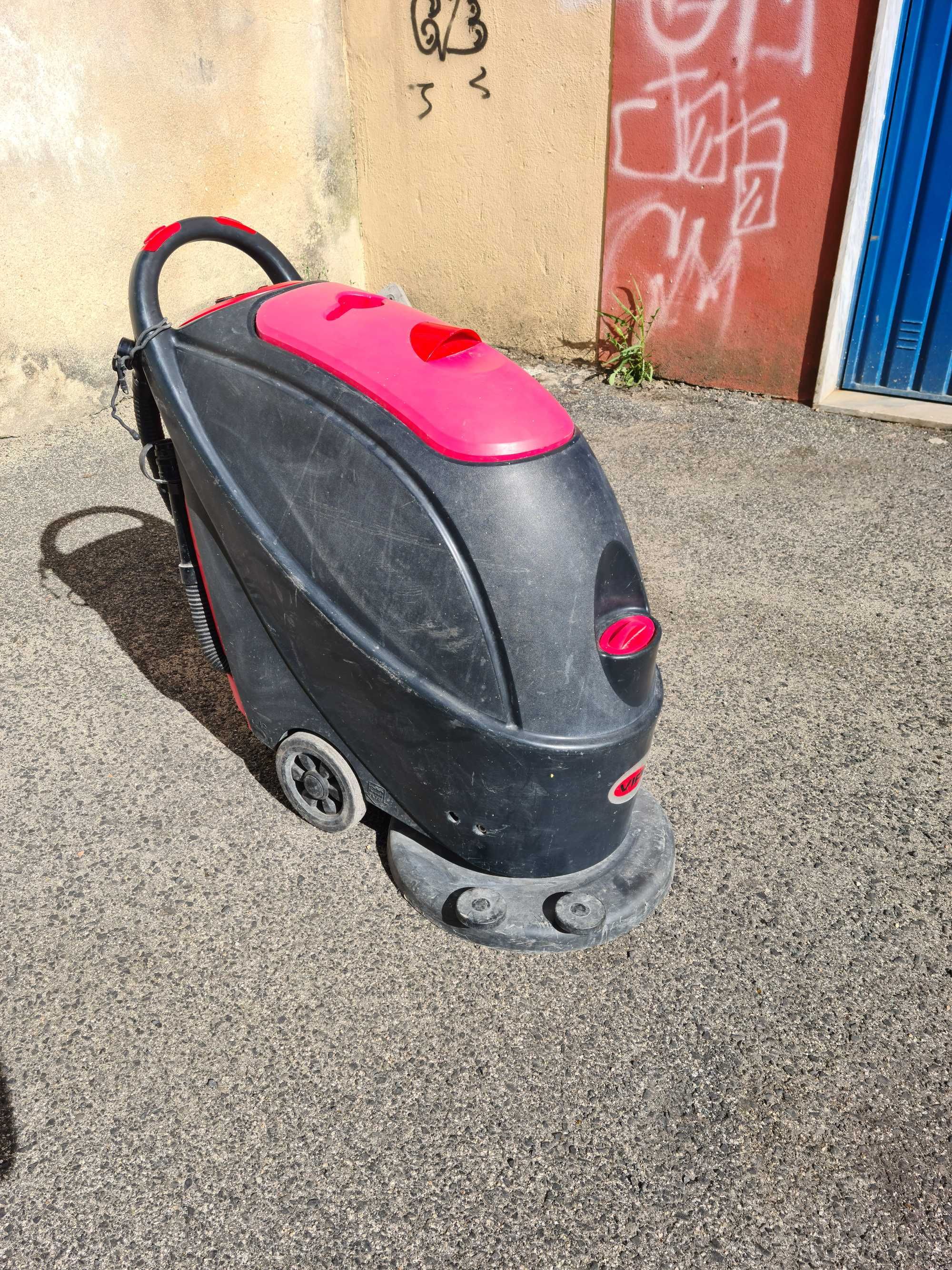 Lavadora de pavimentos Auto lavadora Aspiradora.