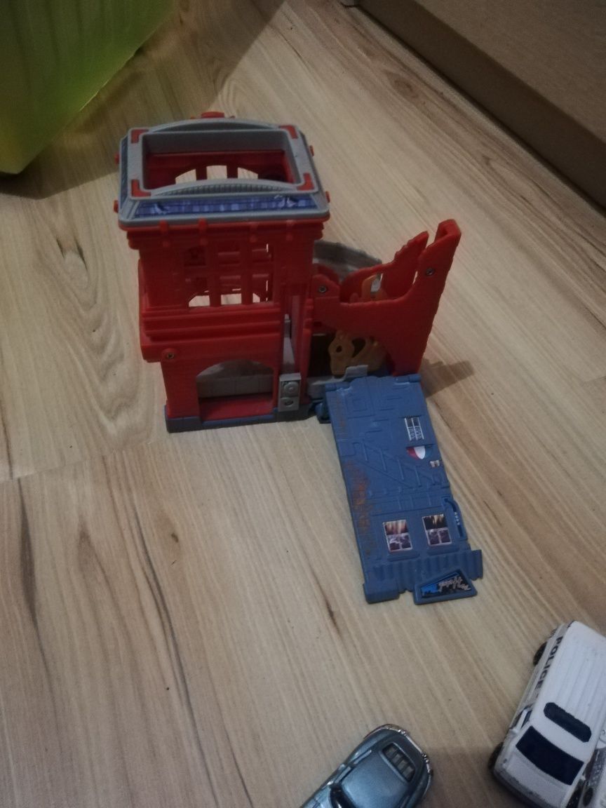 Matchbox resoraki zjeżdżalnia straż