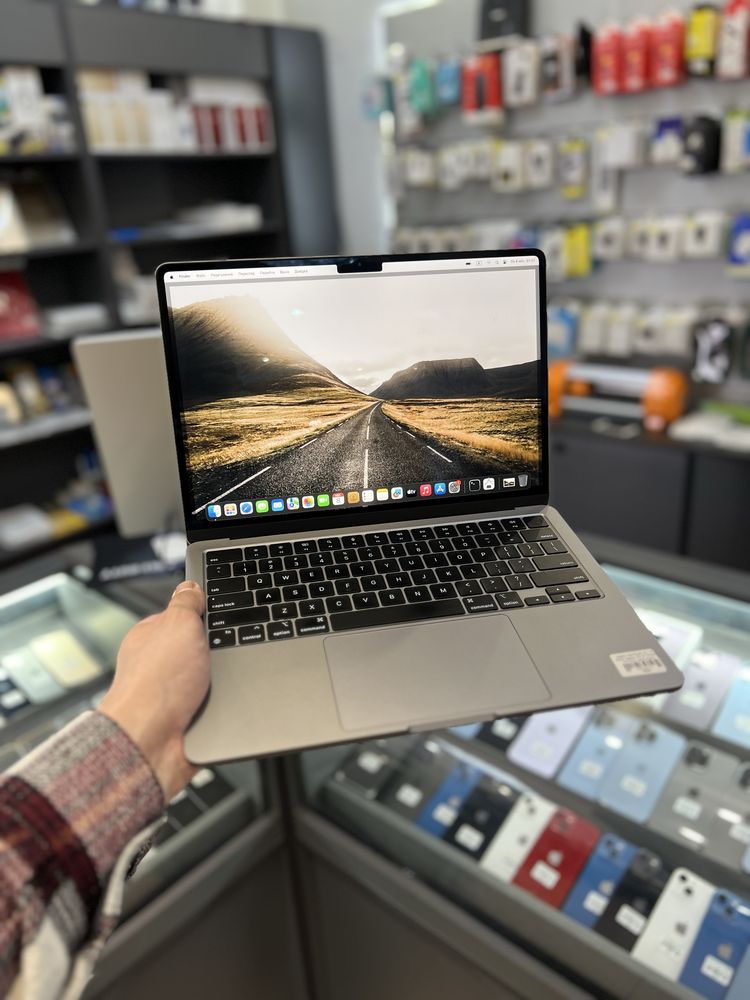 MacBook Air 13 2022 Space M2 8/256/ акб 100%