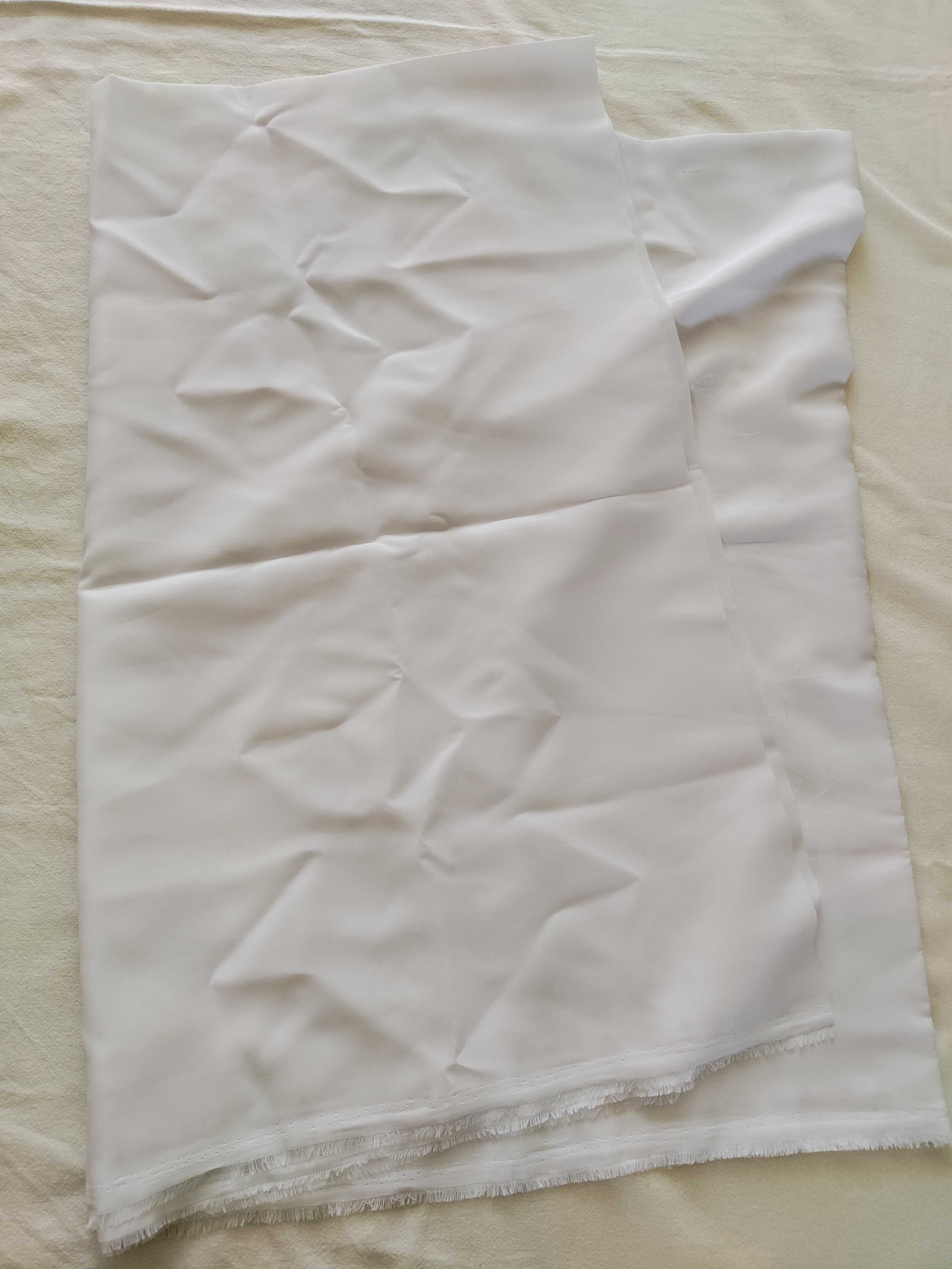 Biały materiał 110x300 cm na bluzkę