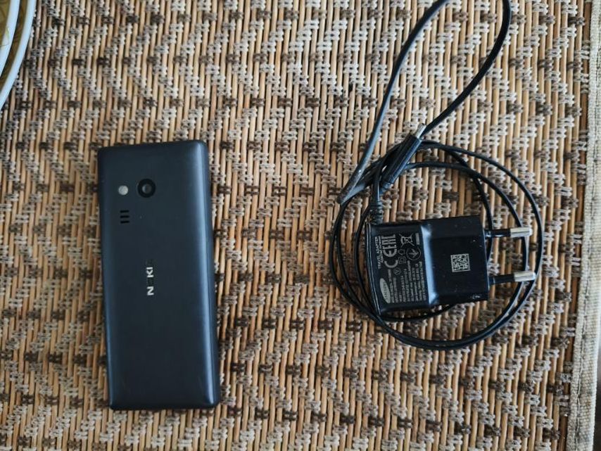 Мобільний телефон Nokia 216 RM 1187 чорний оригінал б/у вживаний дуже