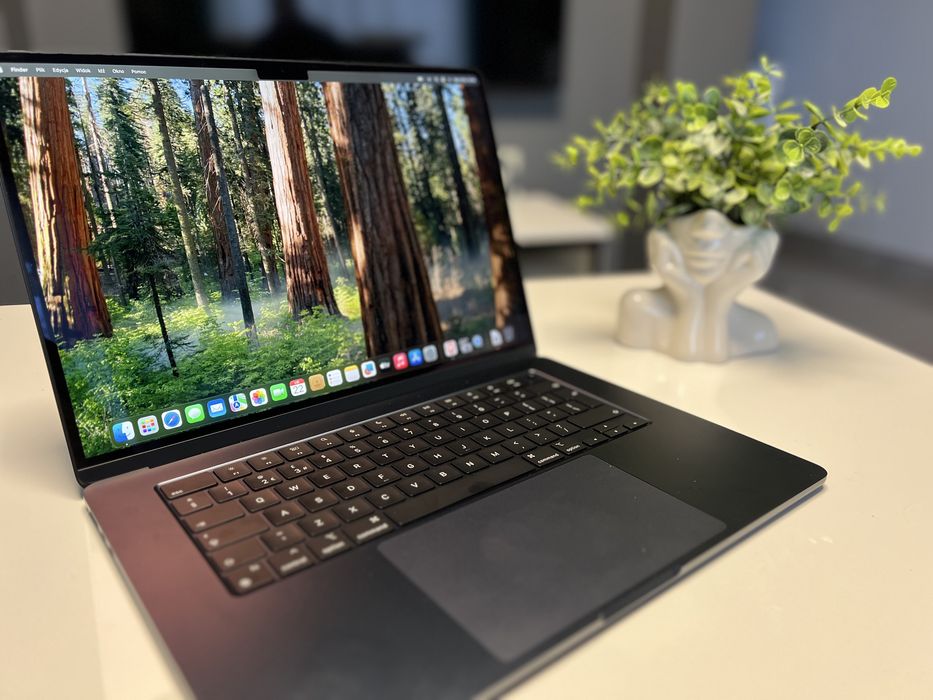 Apple Macbook Air 15 M3 16 GB RAM 256 SSD gwarancja + case