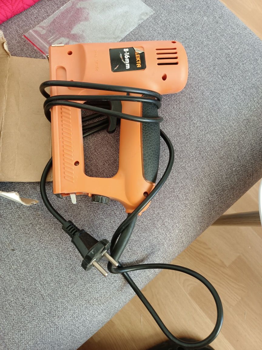 Pistolet do zszywek i gwoździ