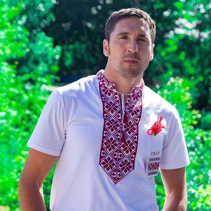 Чоловік на годину та більше.