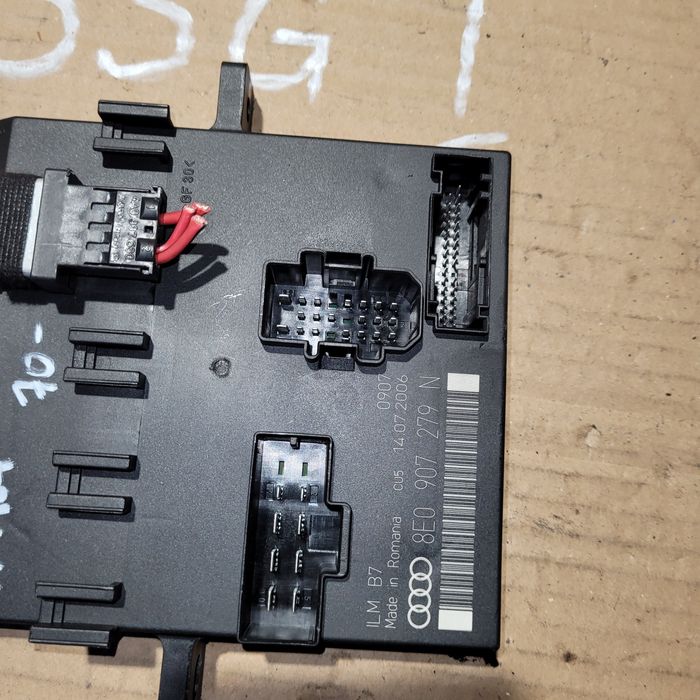 Moduł sterownik świateł audi a4 b7 2006r