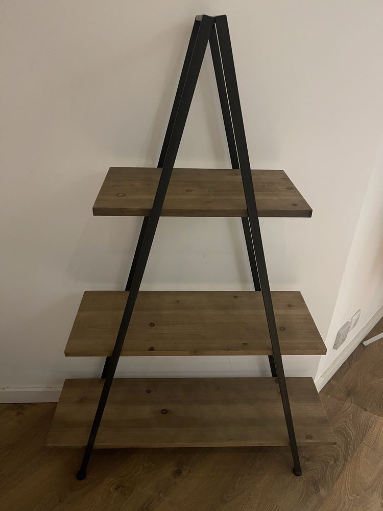 Estante rustica como nova 1,37cm de altura e 0,90cm de largura