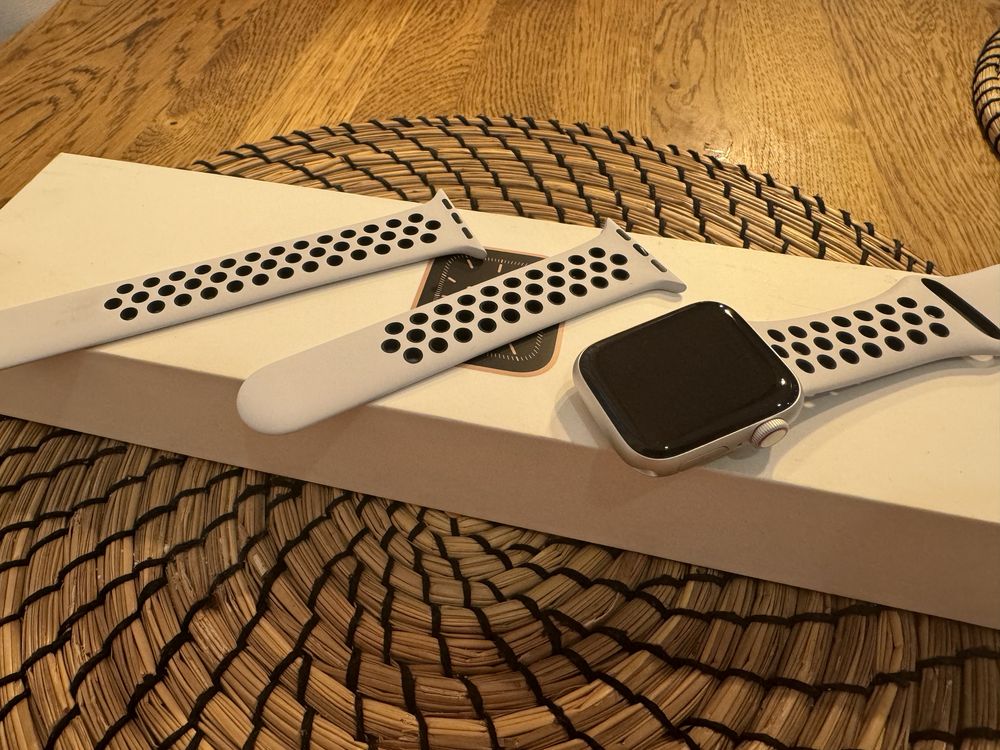 Apple watch 5 40mm, GPS, stan idealny, kondycja baterii 100%,Mielec