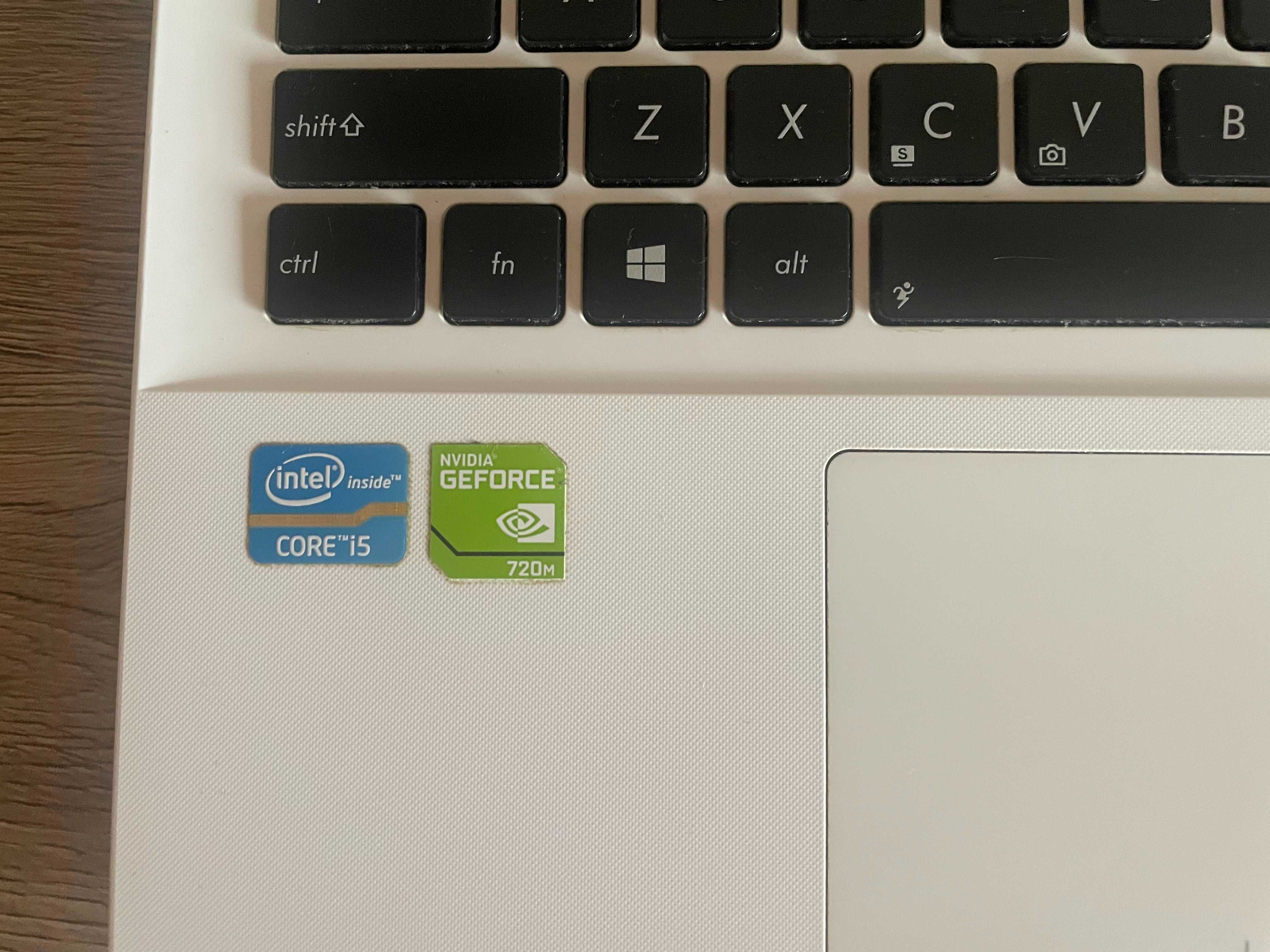 Laptop ASUS X550CC • i5 • SSD 1TB • 4GB RAM • GeForce 720M