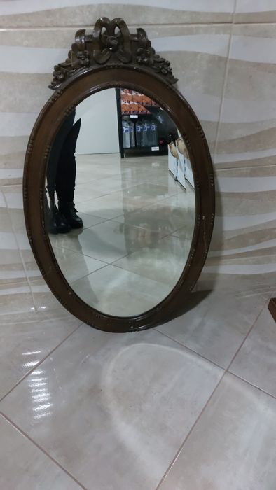 Espelho muito  antigo