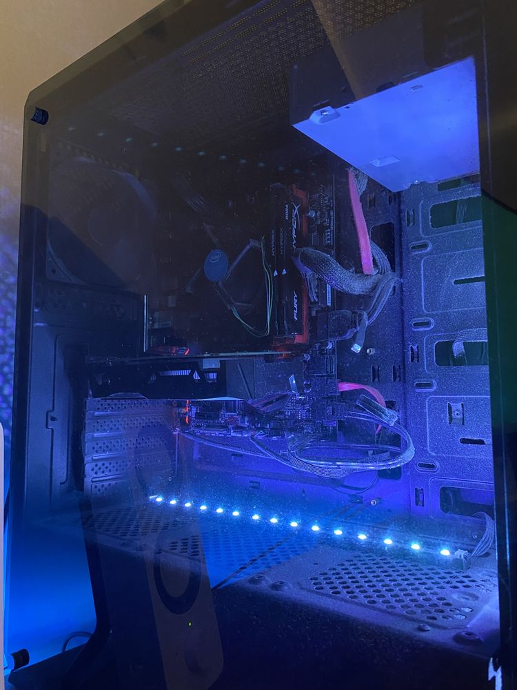 Setup gamingowy, zestaw komputer monitor msi, komunia