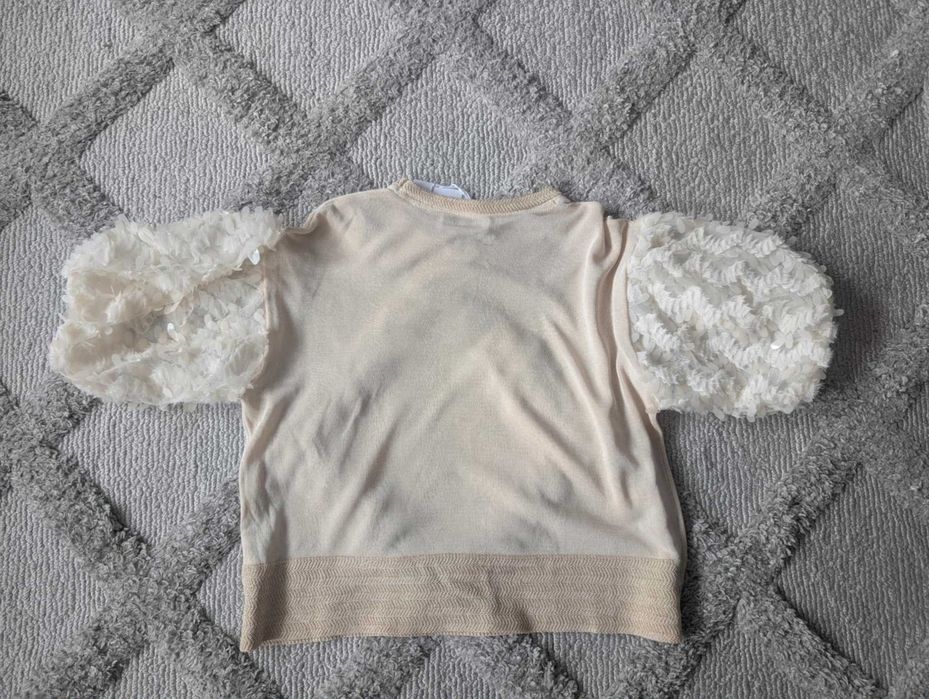 Wiskozowa bluzka sweterek na różne okazje z tiulowymi rękawami