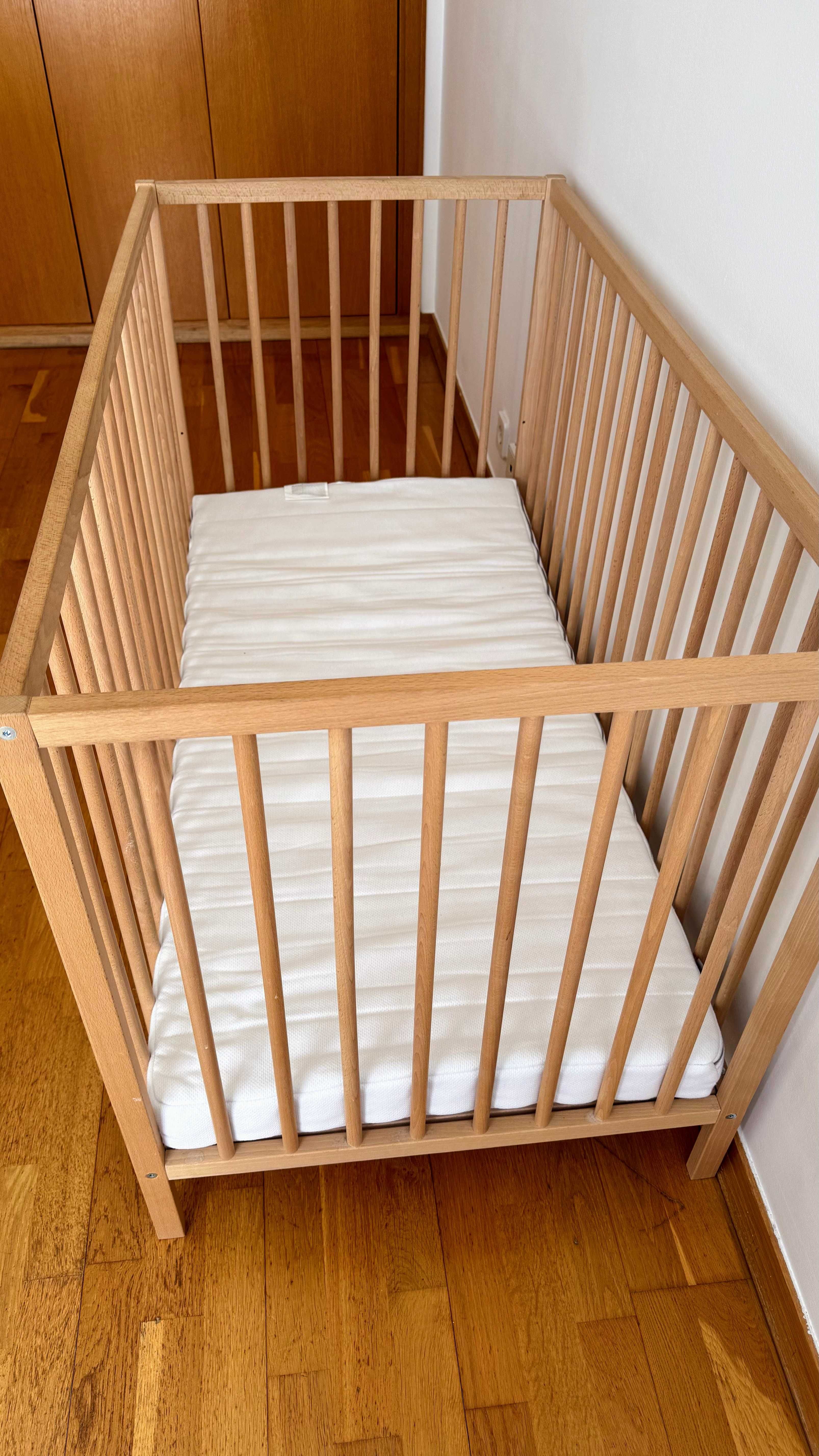 cama de bebé com colchão, 0-4 anos