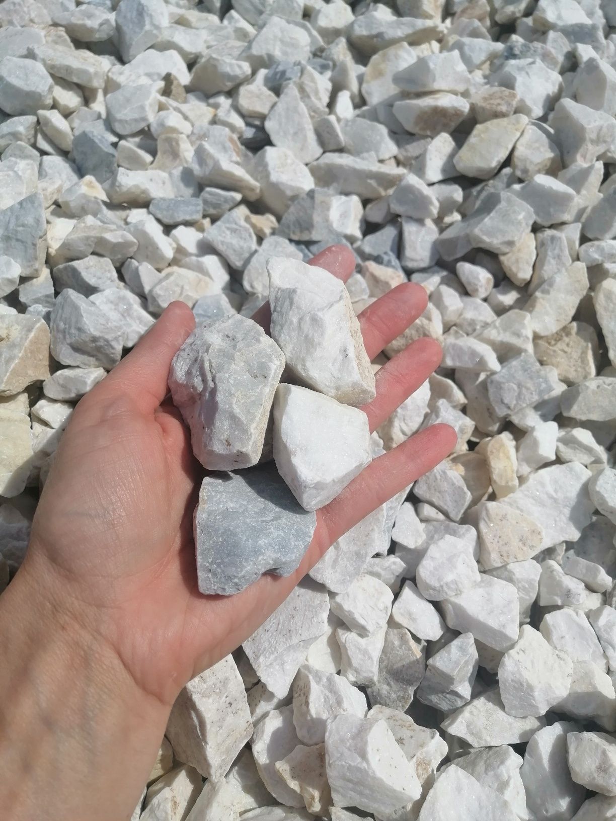 Grys ozdobny 2 TONY kamień naturalny dolomit biały lub lazur z dostawą