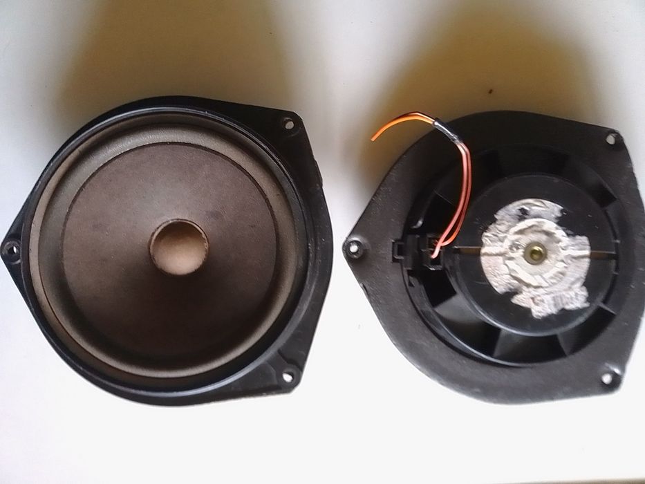 Colunas de som e proteção