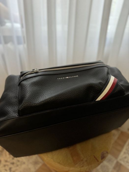 Сумка дорожная  TOMMY HILFIGER нов