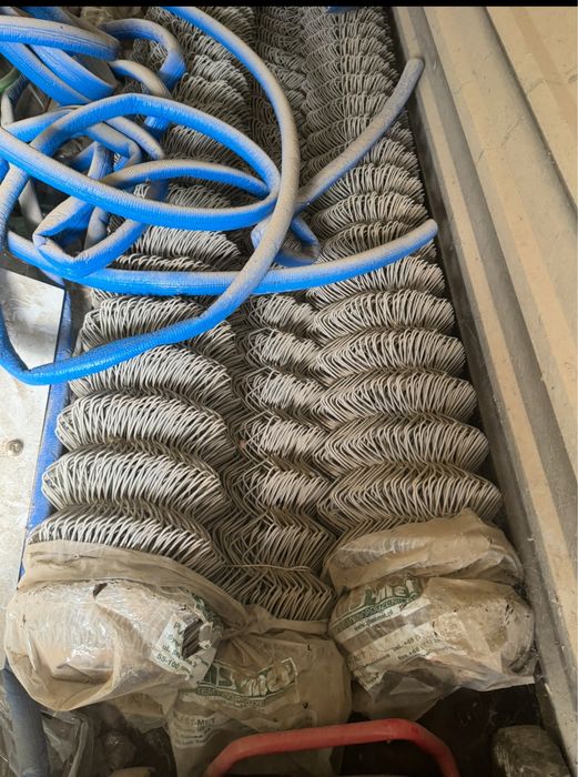 Siatka powlekana z slupkami