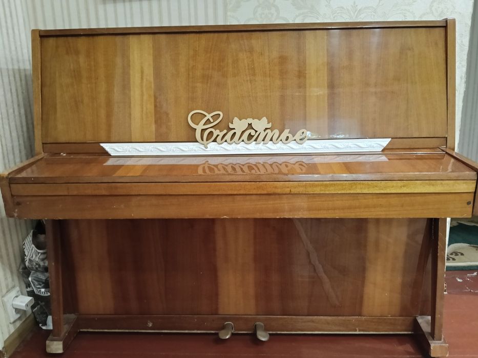 Піаніно, фортепіано Україна