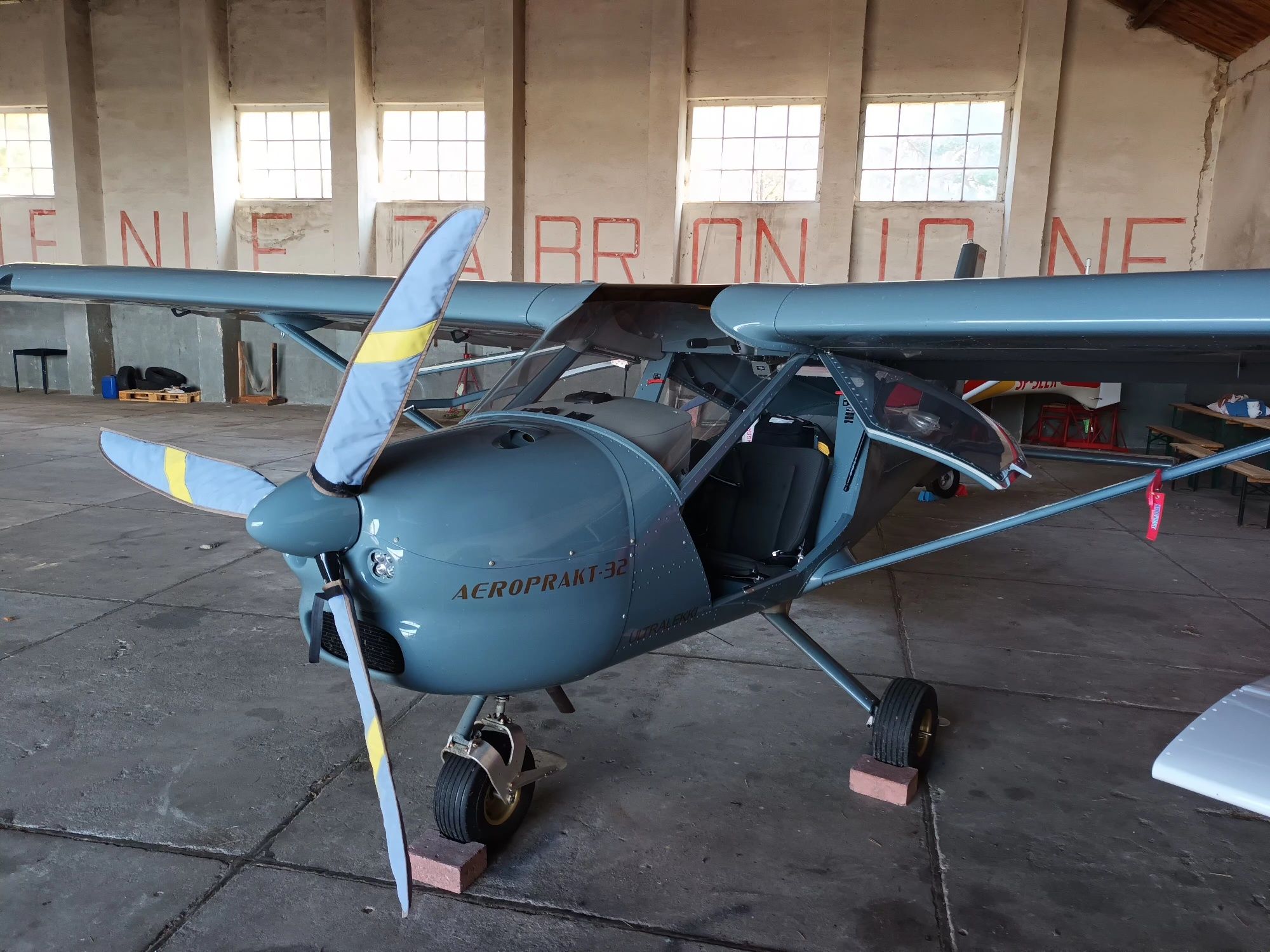 Samolot ultralekki aeroprakt A32 / HOLOWNIK SZYBOWCÓW