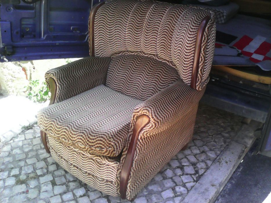Sofá aveludado as riscas como novo