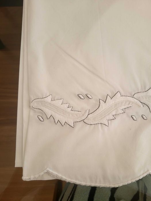 Lençol Cornucópias Bordado à Mão – Bordadeira Candidinha