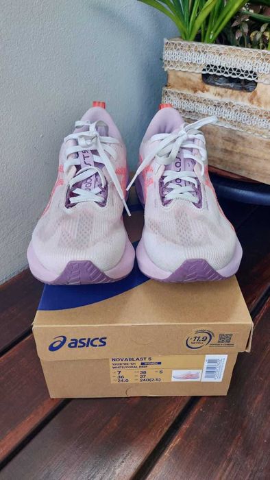 Sapatilhas de corrida Asics Novablast 5 Mulher