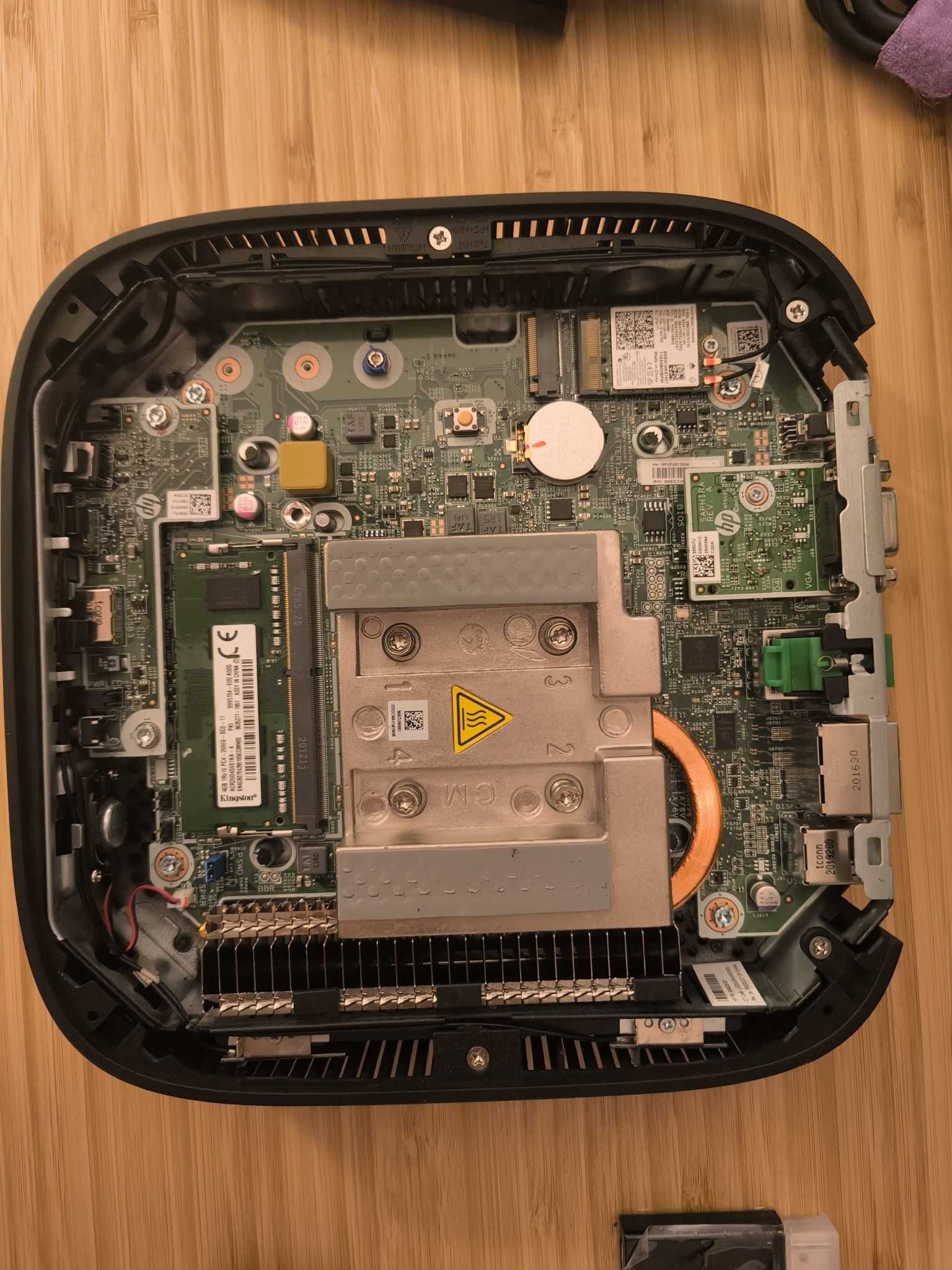 Mini Komputer HP  Wydajność w Kompaktowej Formie! DDR4 WiFi BT HDMI