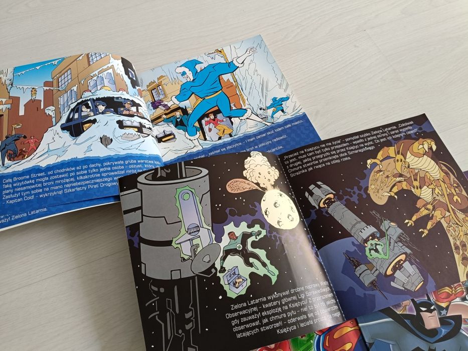 Zestaw 4 szt książek Liga sprawiedliwych Batman Superman i inni