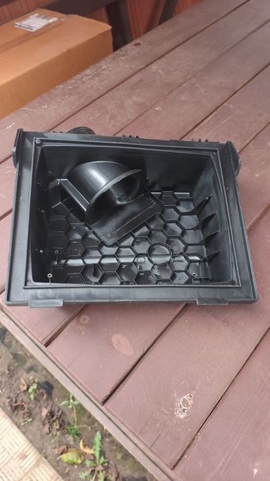 Кришка повітряного фільтра Ford Edge