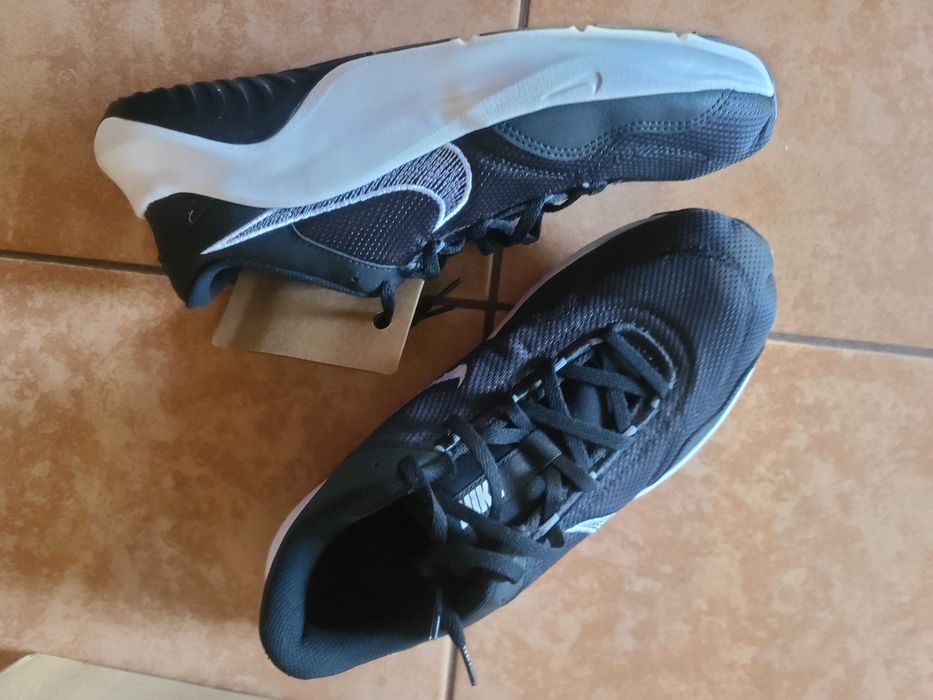 Кросівки чоловічі Nike р. 44-44,5 чорні довж устілки 28,5 см Індонезія