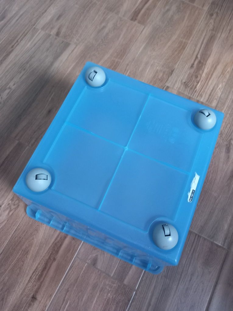 Pudełko Ikea na zabawki na kółkach