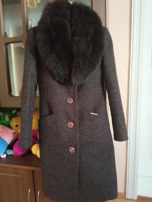 Зимове шерстяне пальто 42 розмір s