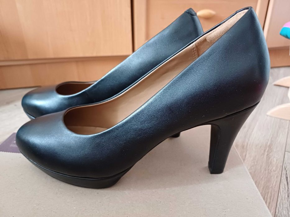 Clarks шкіряні туфлі нові 39р