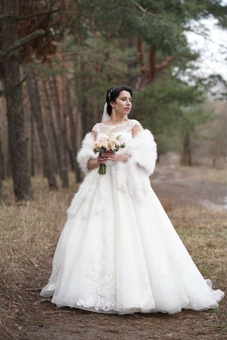 Продам дизайнерську весільну сукню