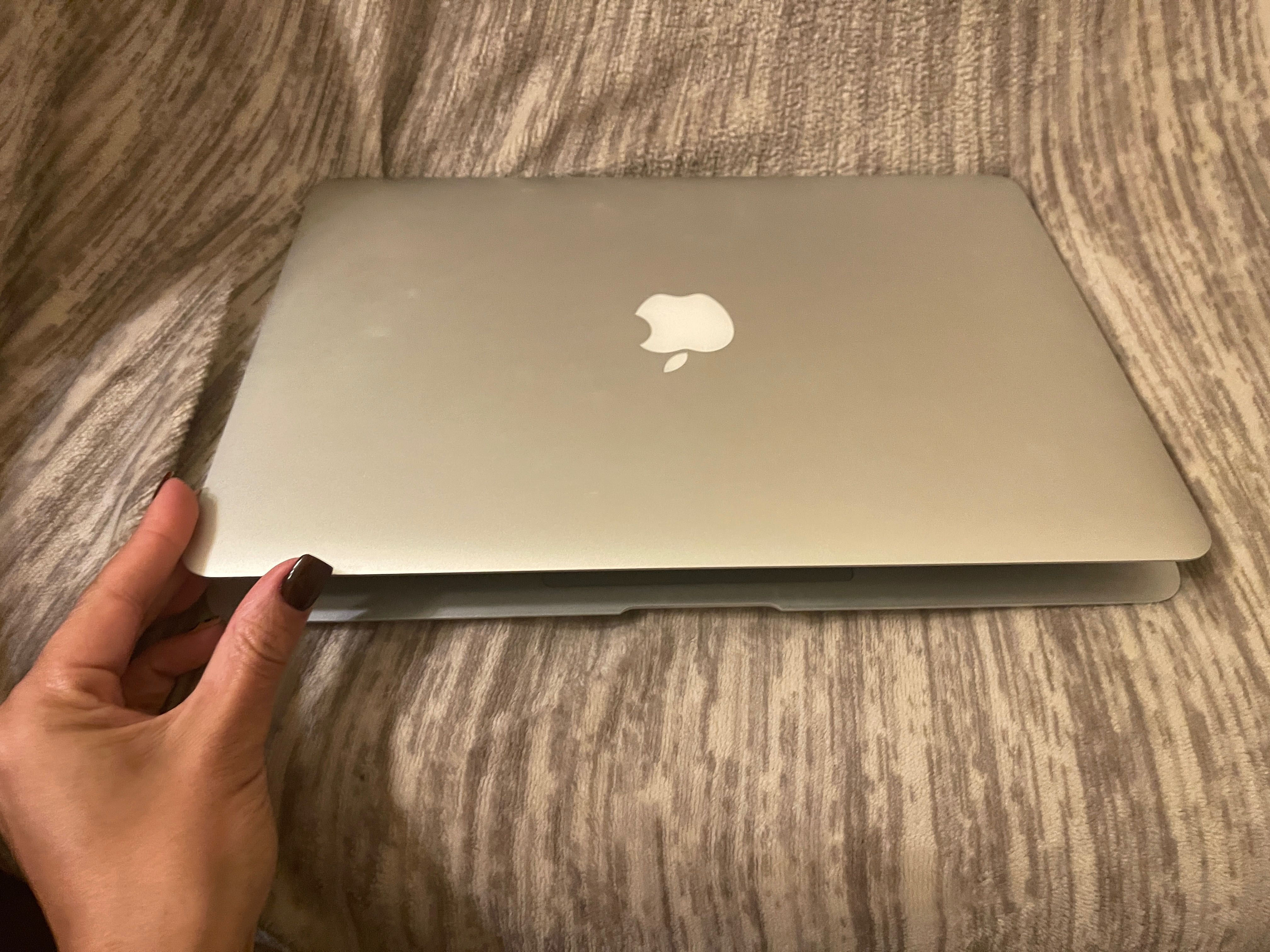MacBook Air (11 polegadas, início de 2015)