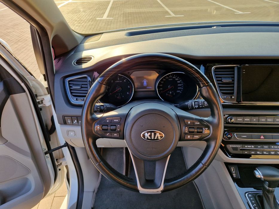 Kia Carnival NOBLESSE