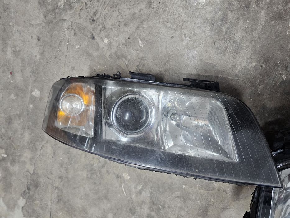 Lampy przód AUDI A6C5 Xenon