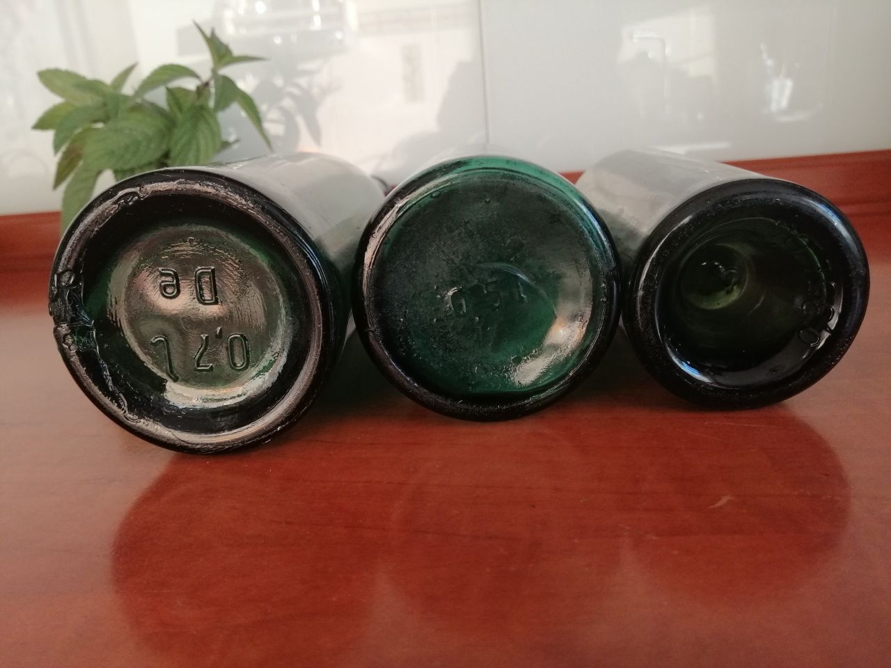Butelki kolekcjonerskie, zielone, Vintage, PRL 4 szt, oryginalna dekor