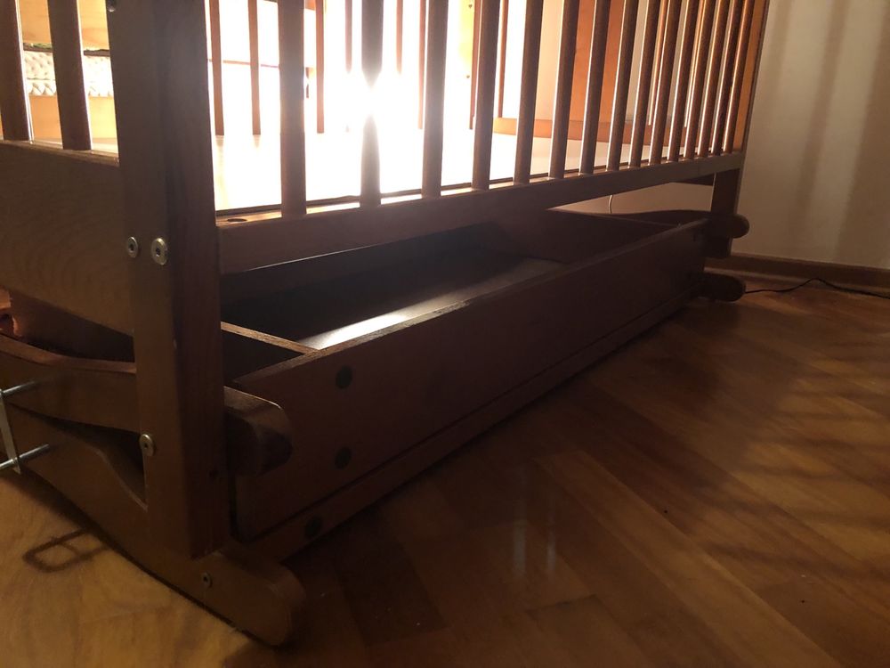 Komoda i łóżeczko dziecięce drewniane Bajanex