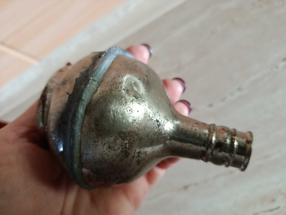 Stary metalowy kałamarz