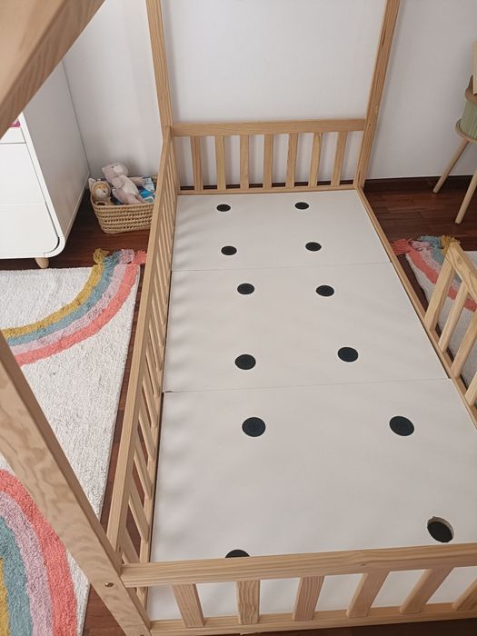Cama Montessori em bom estado